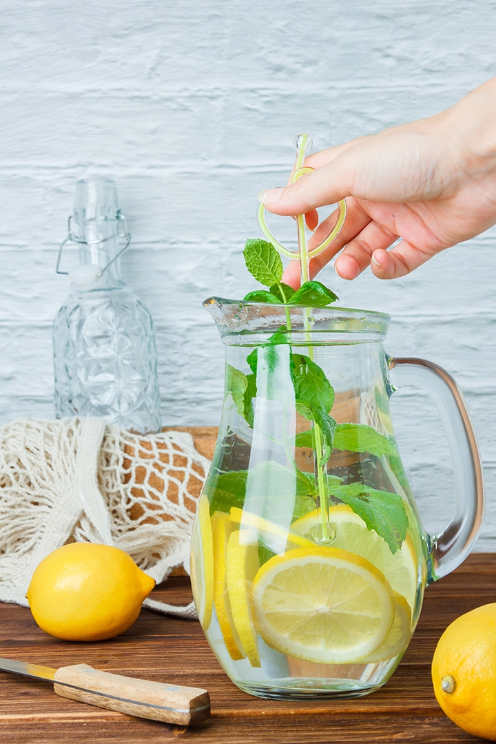 Agua con limón