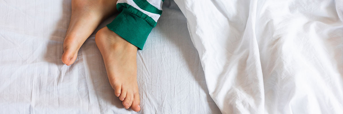 Espasmos al dormir: ¿Qué son y por qué ocurren?