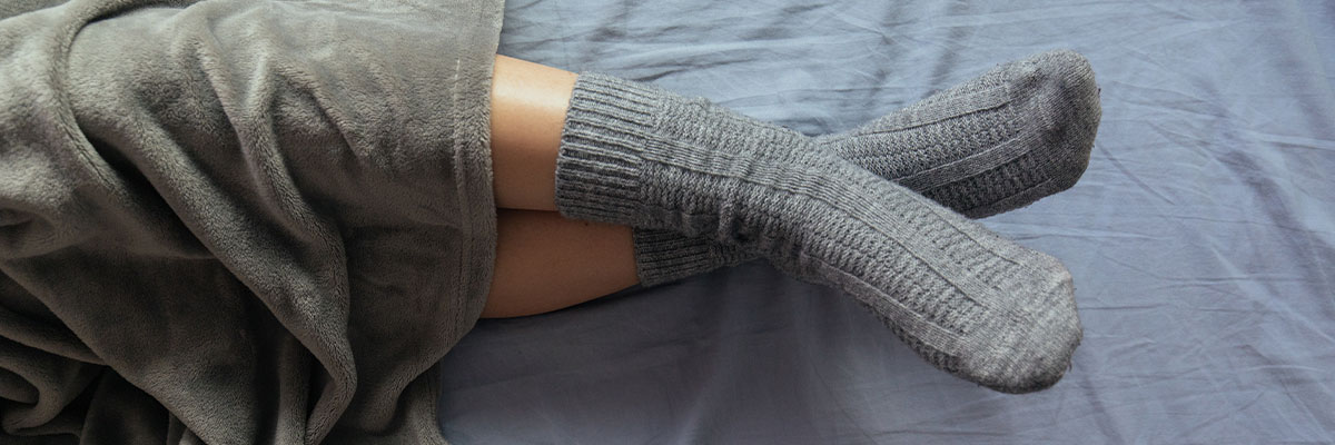 Dormir con calcetines: ¿sí o no? El debate que divide a Internet